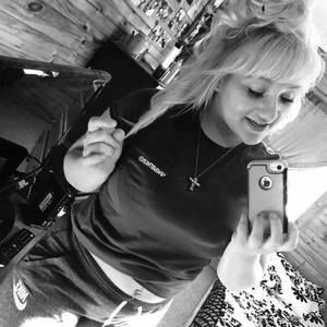 Meet your Posher, Katelyn